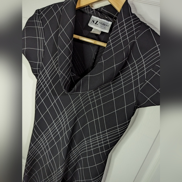 S L Fashions vintage black & white cowl neck bias cut dress size 4 petite - Picture 2 of 9